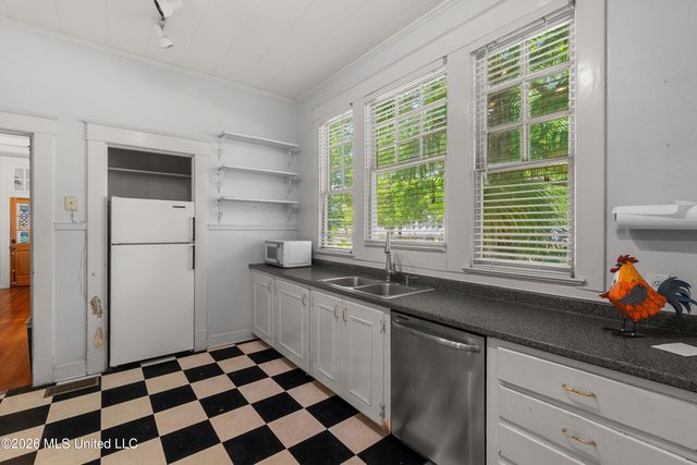 410 4th Avenue, Hattiesburg, MS 39401