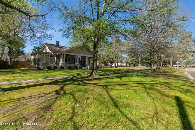 410 4th Avenue, Hattiesburg, MS 39401