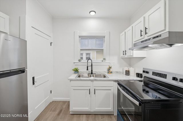 1044 Hawk Street, Toledo, OH 43612