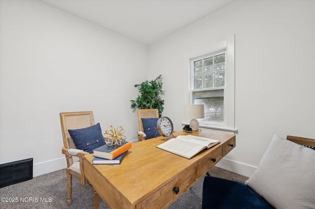 1044 Hawk Street, Toledo, OH 43612