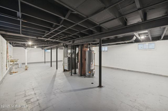 1044 Hawk Street, Toledo, OH 43612