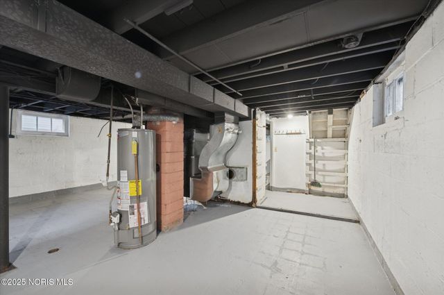 1044 Hawk Street, Toledo, OH 43612