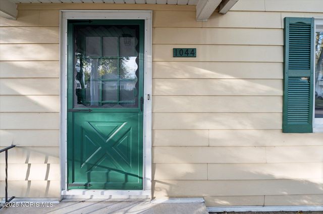 1044 Hawk Street, Toledo, OH 43612