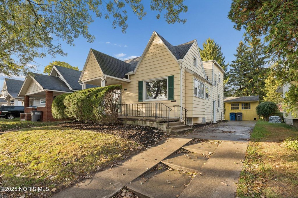 1044 Hawk Street, Toledo, OH 43612