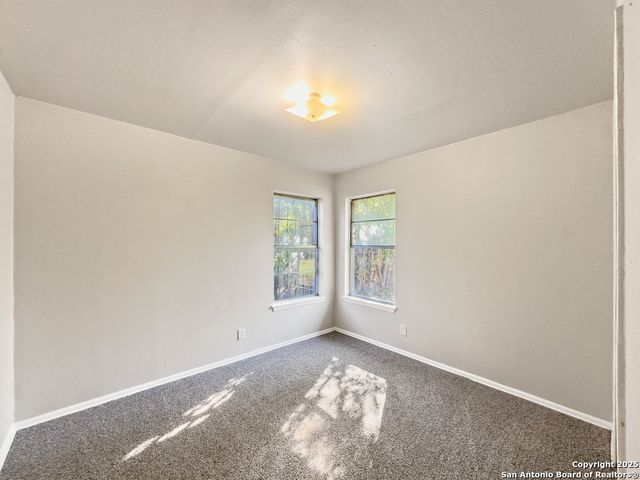 7702 Cartwheel Ln, San Antonio, TX 78227