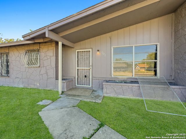 7702 Cartwheel Ln, San Antonio, TX 78227