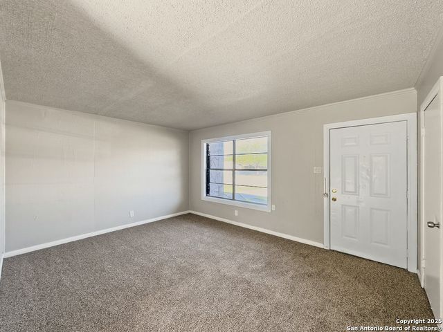 7702 Cartwheel Ln, San Antonio, TX 78227