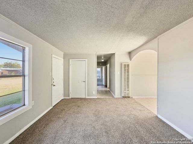 7702 Cartwheel Ln, San Antonio, TX 78227