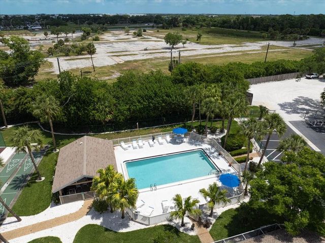 5033 VILLAGE GARDENS DRIVE 24, Sarasota, FL 34234