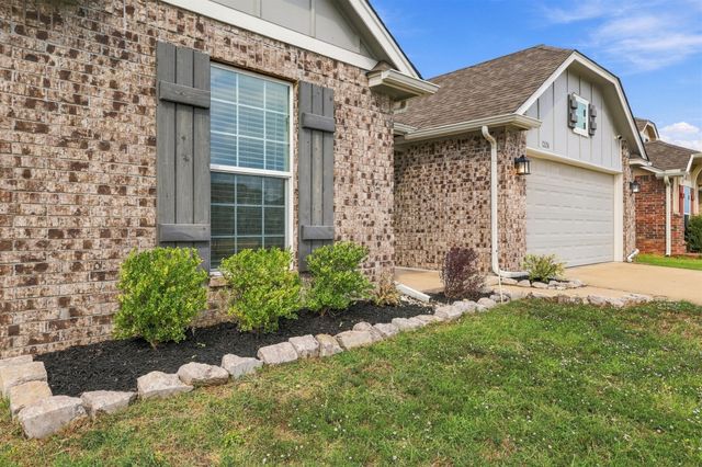 12216 N 130 Avenue, Collinsville, OK 74021