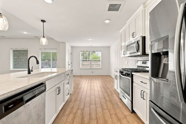 12216 N 130 Avenue, Collinsville, OK 74021