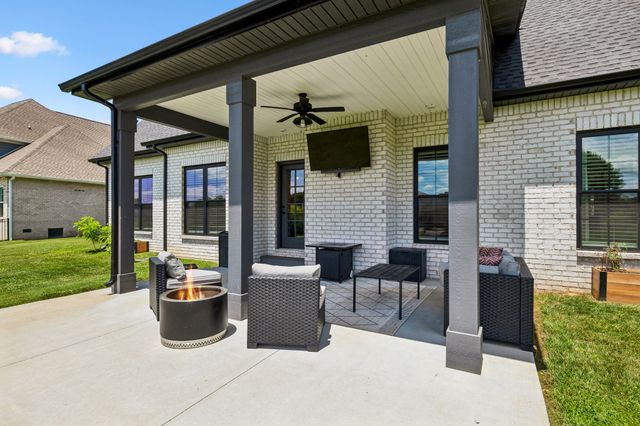 409 Sheas Way, Clarksville, TN 37043
