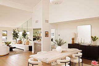 1520 S Beverly Glen Boulevard 507, Los Angeles, CA 90024