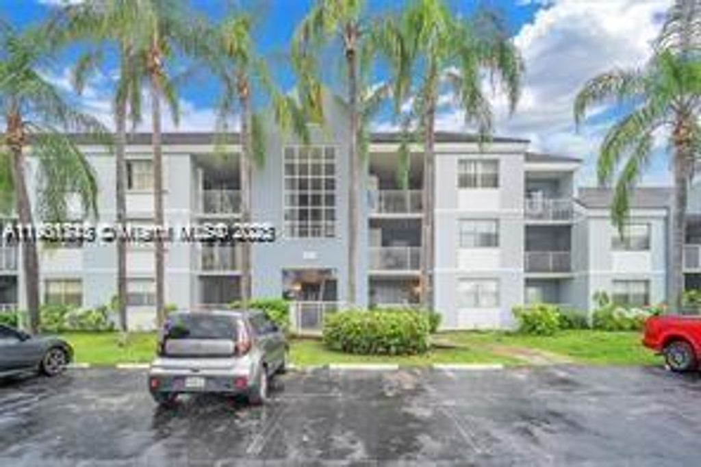8670 SW 212th St 108, Cutler Bay, FL 33189