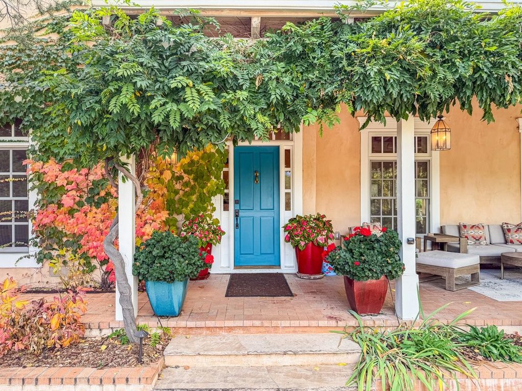 1054 Encantado Drive, Santa Fe, NM 87501