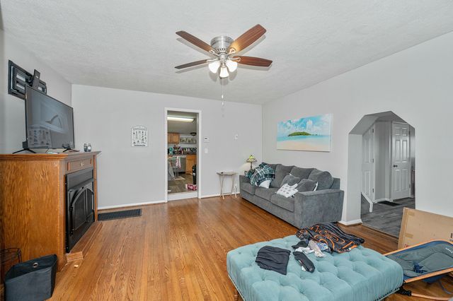 435 River Road, Bromley, KY 41016