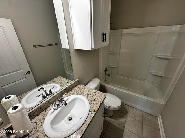 202 Rue Cordorcet, Youngsville, LA 70592