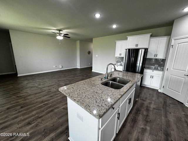 202 Rue Cordorcet, Youngsville, LA 70592