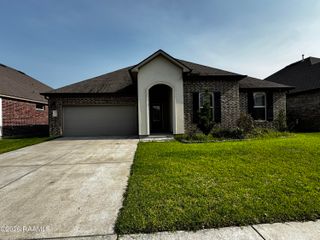 202 Rue Cordorcet, Youngsville, LA 70592