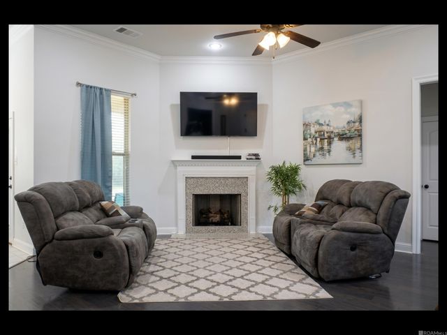 1322 Pine Bluff Ave, Zachary, LA 70791