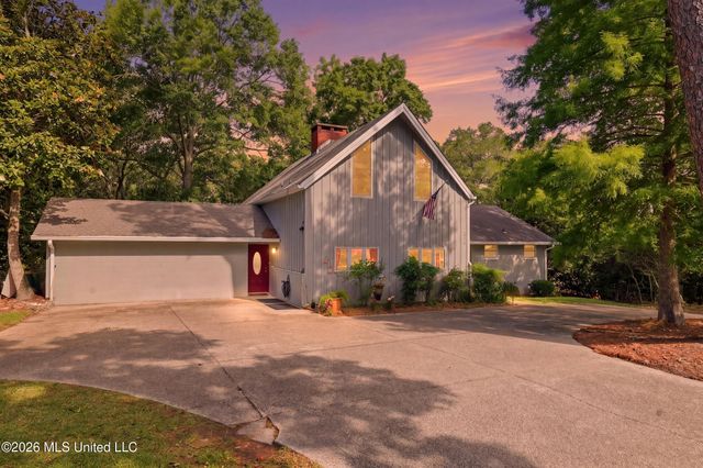 6825 Shore Drive, Ocean Springs, MS 39564