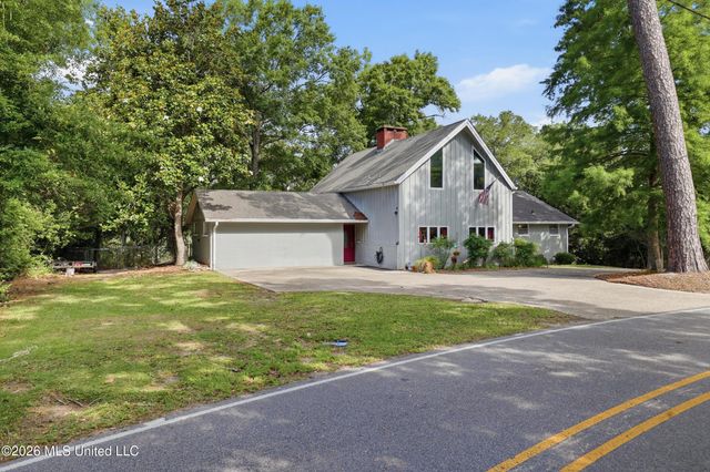 6825 Shore Drive, Ocean Springs, MS 39564