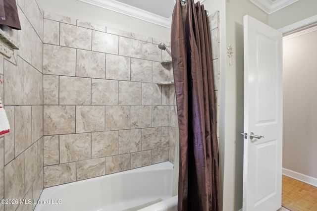 6825 Shore Drive, Ocean Springs, MS 39564