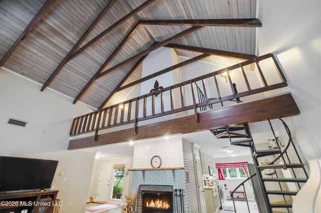 6825 Shore Drive, Ocean Springs, MS 39564