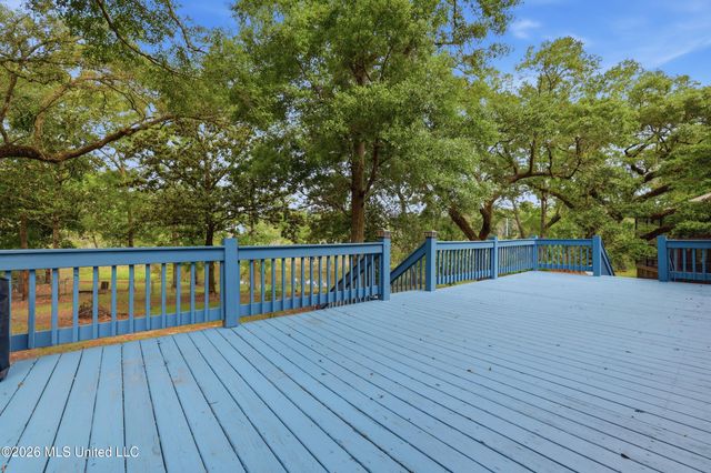 6825 Shore Drive, Ocean Springs, MS 39564