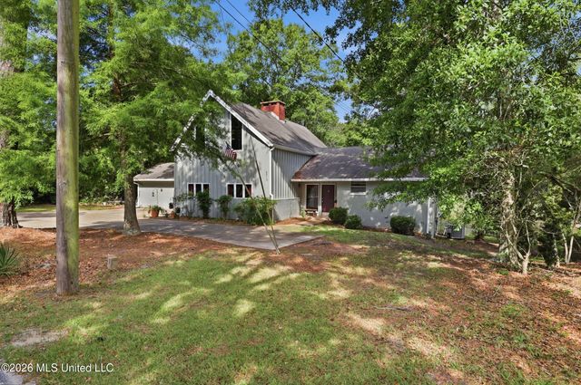 6825 Shore Drive, Ocean Springs, MS 39564