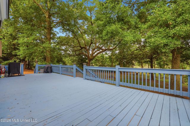 6825 Shore Drive, Ocean Springs, MS 39564