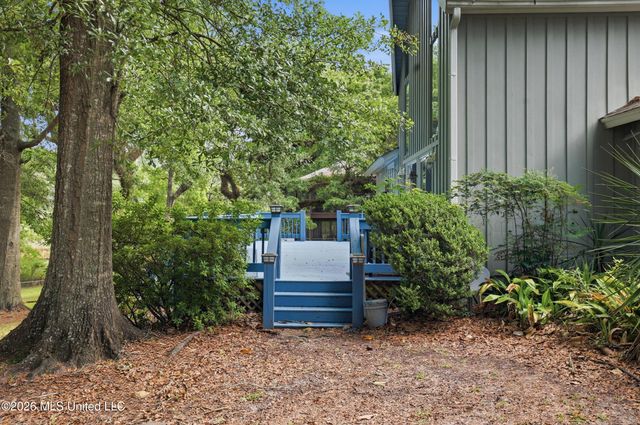 6825 Shore Drive, Ocean Springs, MS 39564