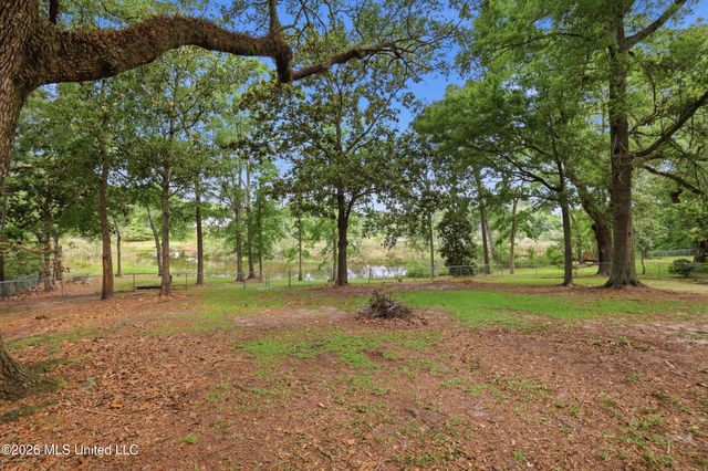 6825 Shore Drive, Ocean Springs, MS 39564