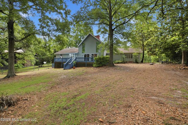 6825 Shore Drive, Ocean Springs, MS 39564