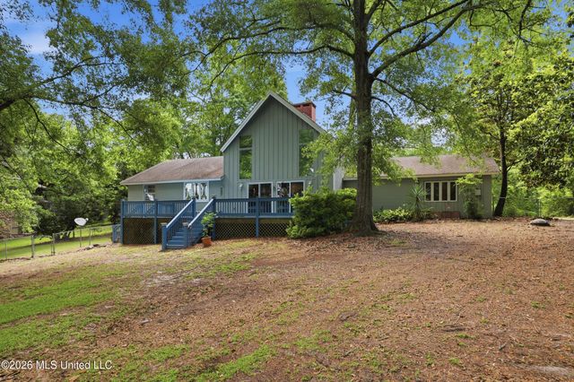 6825 Shore Drive, Ocean Springs, MS 39564