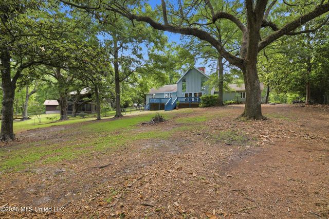 6825 Shore Drive, Ocean Springs, MS 39564