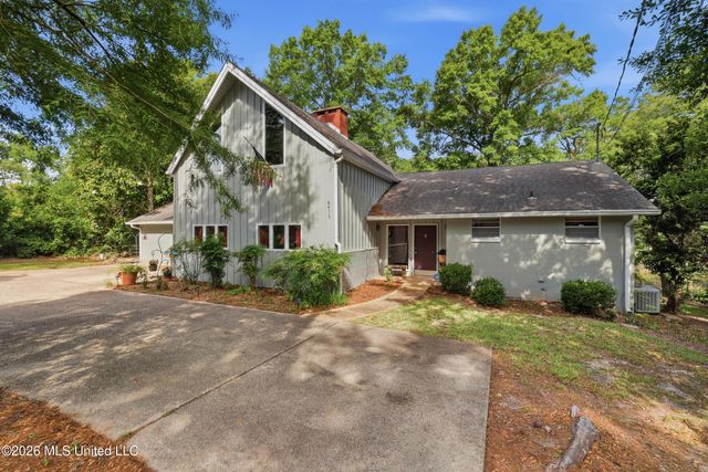 6825 Shore Drive, Ocean Springs, MS 39564