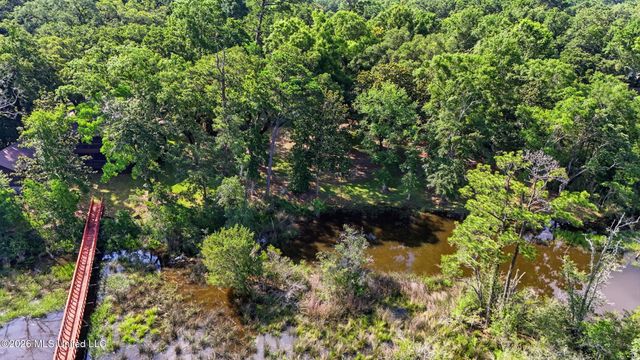 6825 Shore Drive, Ocean Springs, MS 39564