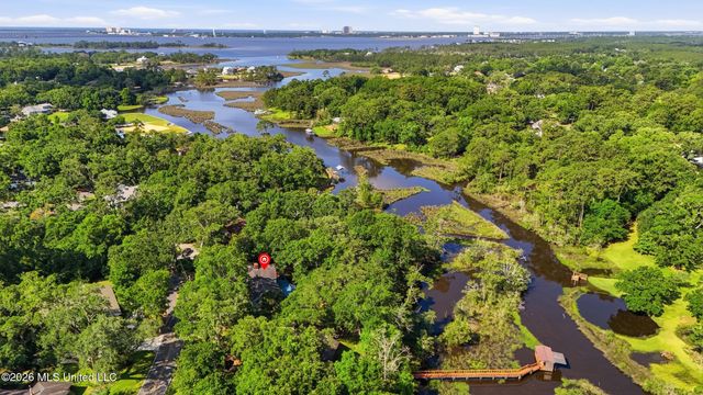 6825 Shore Drive, Ocean Springs, MS 39564