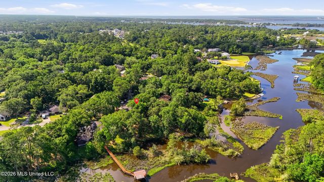6825 Shore Drive, Ocean Springs, MS 39564