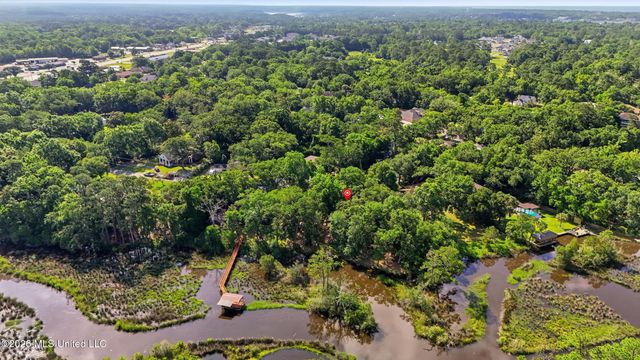 6825 Shore Drive, Ocean Springs, MS 39564