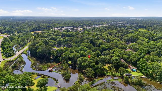 6825 Shore Drive, Ocean Springs, MS 39564