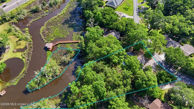 6825 Shore Drive, Ocean Springs, MS 39564