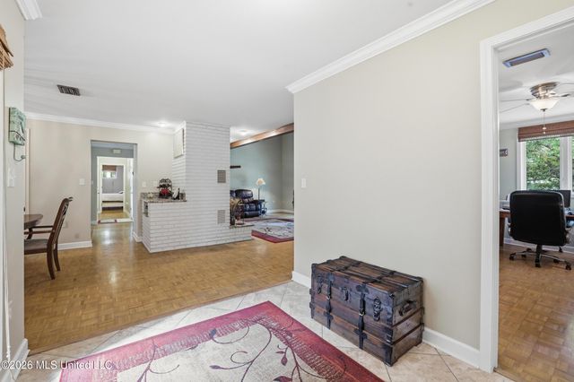6825 Shore Drive, Ocean Springs, MS 39564