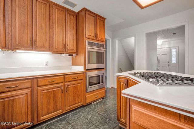 2824 Langdon Dr, Louisville, KY 40241