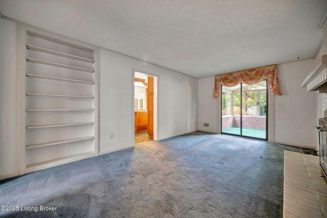 2824 Langdon Dr, Louisville, KY 40241