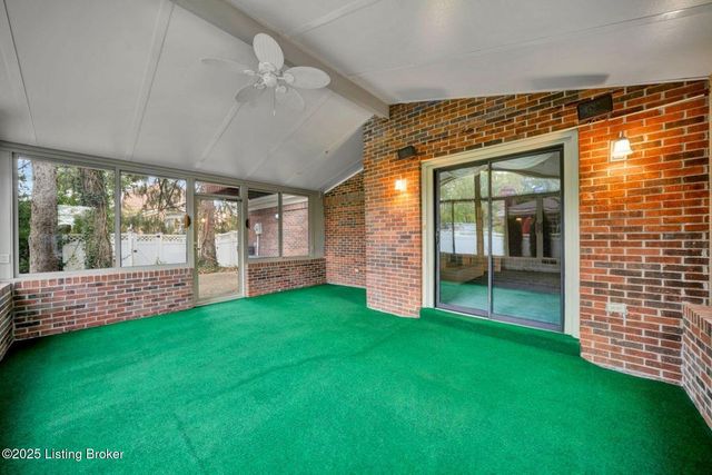 2824 Langdon Dr, Louisville, KY 40241