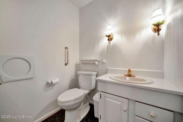 2824 Langdon Dr, Louisville, KY 40241