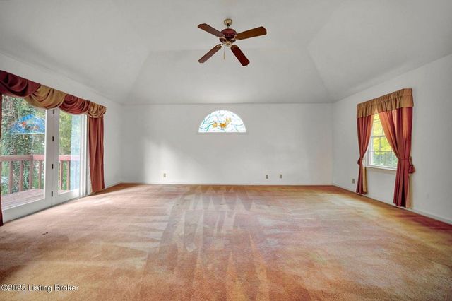 2824 Langdon Dr, Louisville, KY 40241