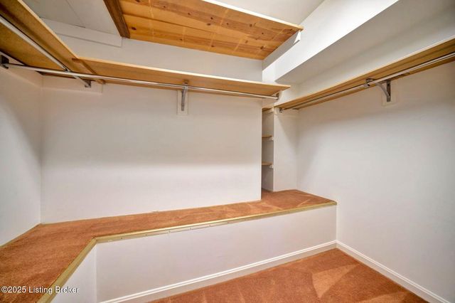 2824 Langdon Dr, Louisville, KY 40241